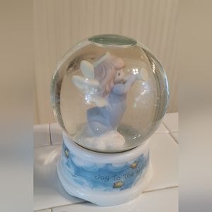 Precious moments Snow globe